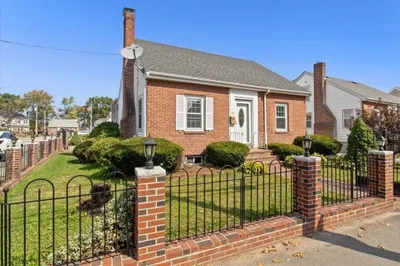228 Neponset Valley Pkwy