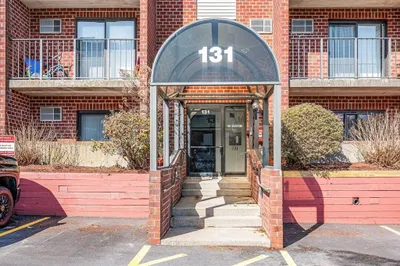 131 Franklin St #303 1