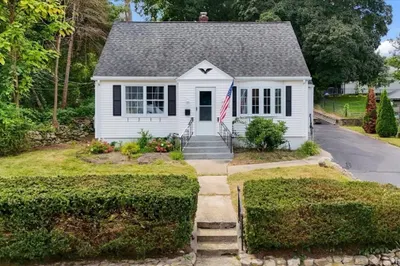 22 Pleasant St