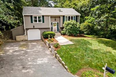 22 Deborah Cir