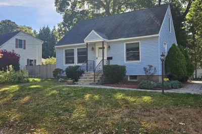 18 Lasalle Ave 1