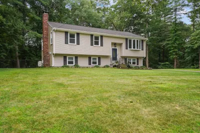 2 Acorn Rd