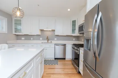 61 Valley St #4