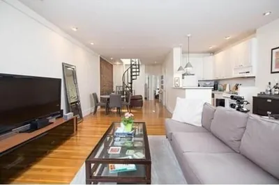 247 Beacon St #PH 1