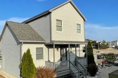 7 Collins Way