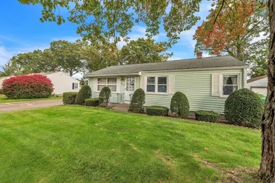 57 Oakwood St 1
