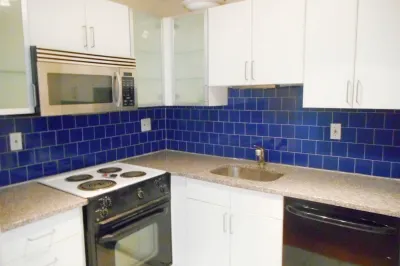 10 Scottfield Road #33 1