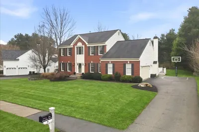 24 Winthrop Dr 1