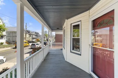 17 Wright Ave #17