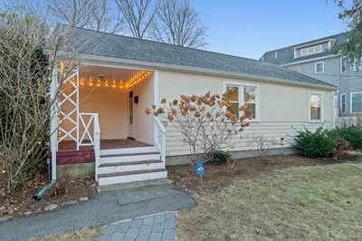 52 Heatherland Rd 1