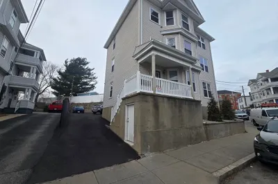 25 Choate St #3