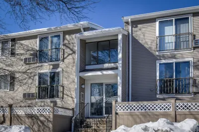23 Village Rock Ln #22 1