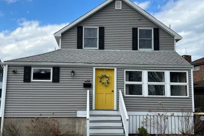 12 Mayflower Ave