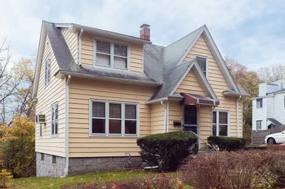 8 Hermitage Lane