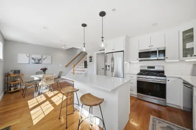 61 Valley St #2 1