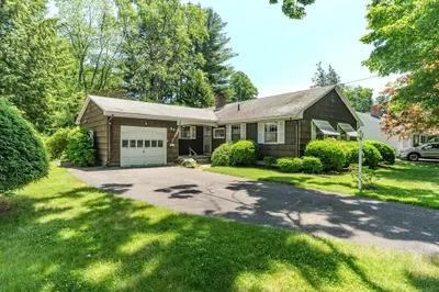 89 Lake St 1