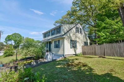 8 Hammond Rd