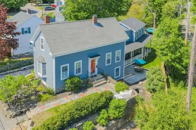 27 Maverick St
