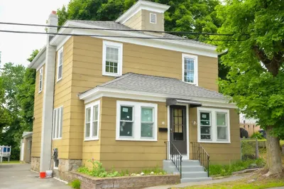40 Strathmore Rd
