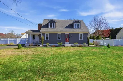 390 Barry Street 1