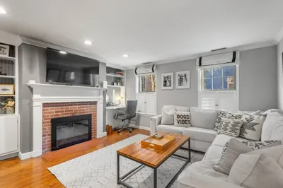 3 Devens St #1