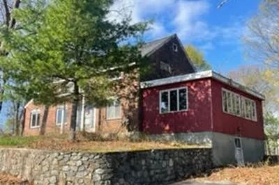 6 Lovis Ave