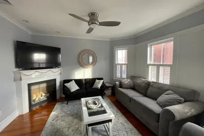 472 E.eighth St #2