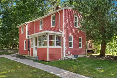 36 East Main Street 1