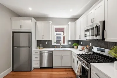 17 Van Winkle Street #3 1