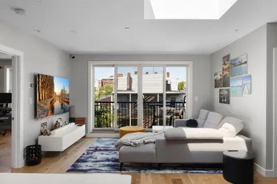 10-16 Everett St #404