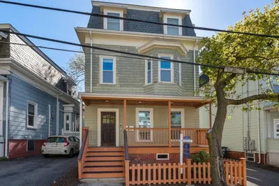 19 Pinckney Street #1