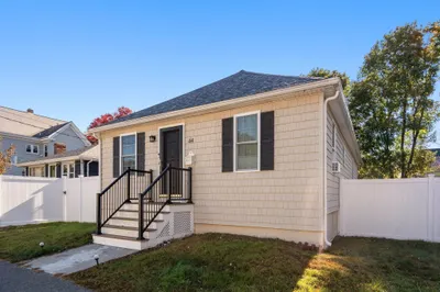 44 Holmes Rd 1