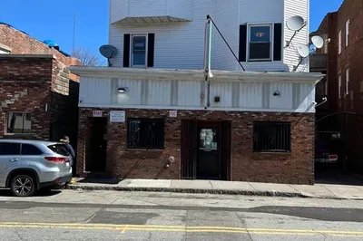 114-116a County St
