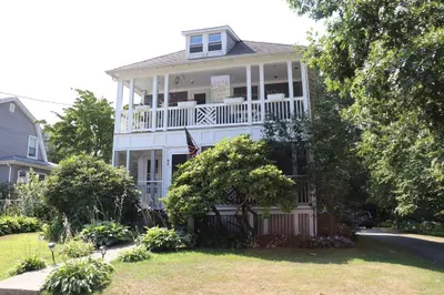 82 Rice Ave #1