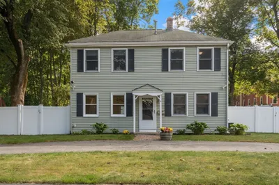 9 Stratford Rd