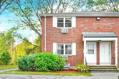 2 Kingston St #2