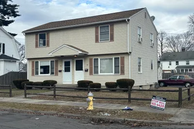 73-75 Glenham St