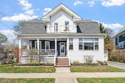 9 Johnson Ave 1
