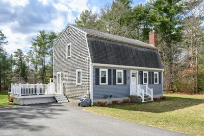 52 Dorothy Dr