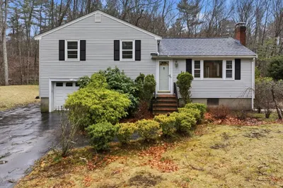 8 Ledgewood Drive