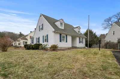 9 Woodland St 1