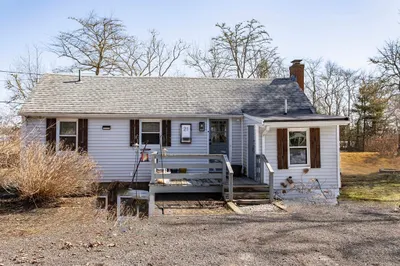 21 Bisbee St