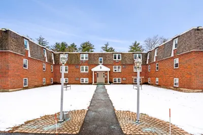 870 Haverhill St #21B 1