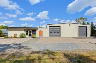 81 Pond St 1