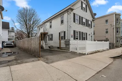 218 Water St 1