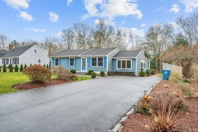 51 Pebble Ln 1