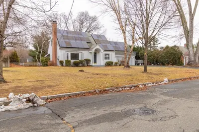 64 Acrebrook Rd