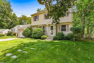 39 Raycroft Ave
