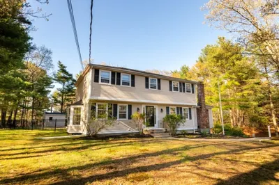 10 Longmeadow Rd 1