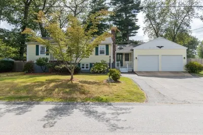 33 Lantern Ln